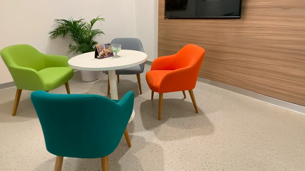 Inspirasi warna ruang tamu elegan agar terlihat mewah